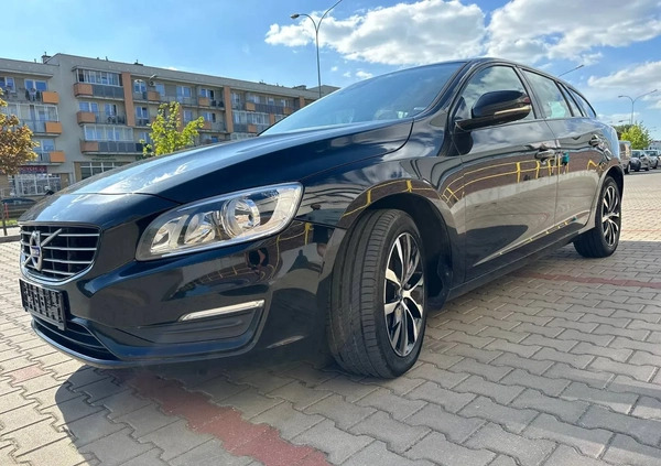 Volvo V60 cena 56900 przebieg: 107000, rok produkcji 2018 z Wysokie Mazowieckie małe 596